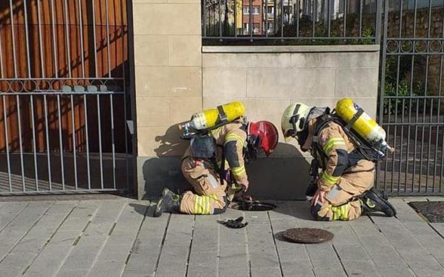 Los bomberos actúan en el punto de la fuga