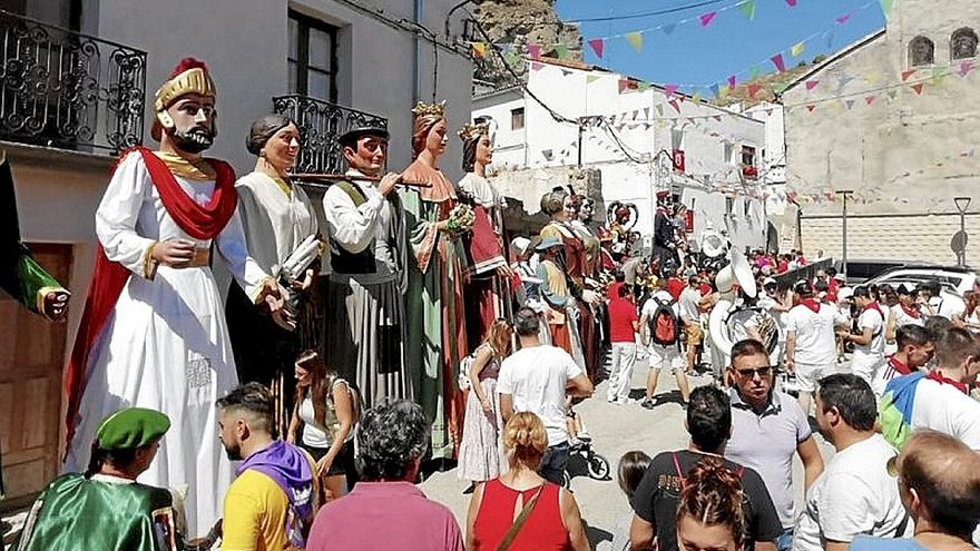 Las calles se llenaron de música con la gigantada.