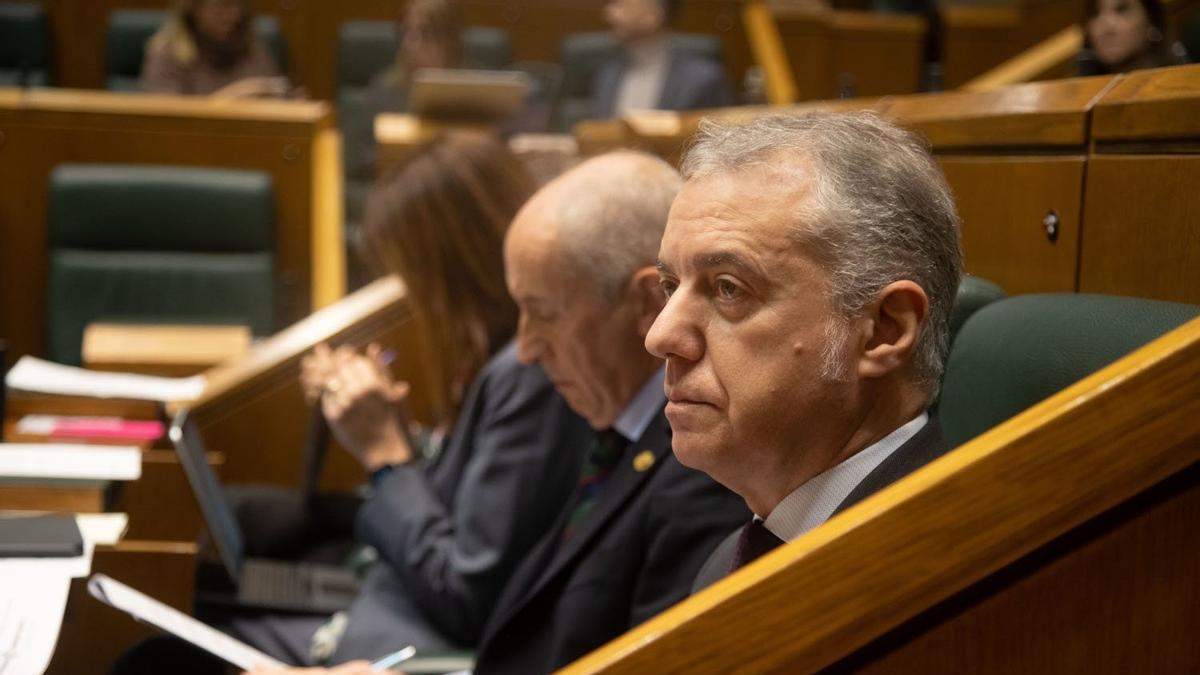 El lehendakari durante el pleno de este viernes en el Parlamento Vasco.