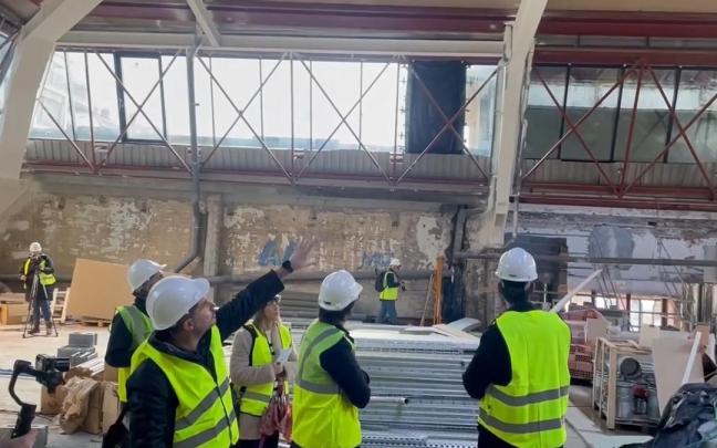Visita a las obras en el edificio de Pescader&iacute;a en La Bretxa