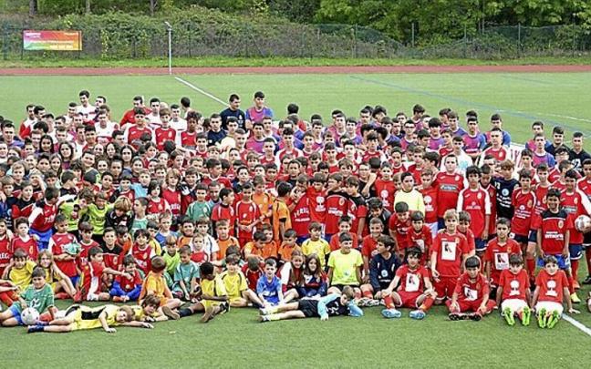 Sociedad Deportiva Alsasua muestra su cantera con 330 futbolistas Sociedad Deportiva Alsasua muestra su cantera con 330 futbolistas