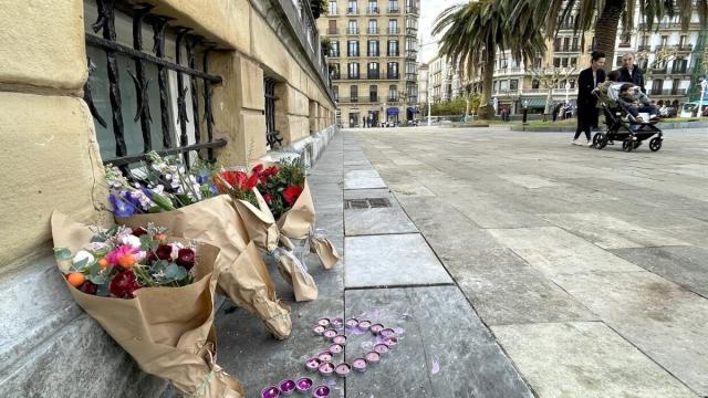 Flores en recuerdo de Lukas Agirre