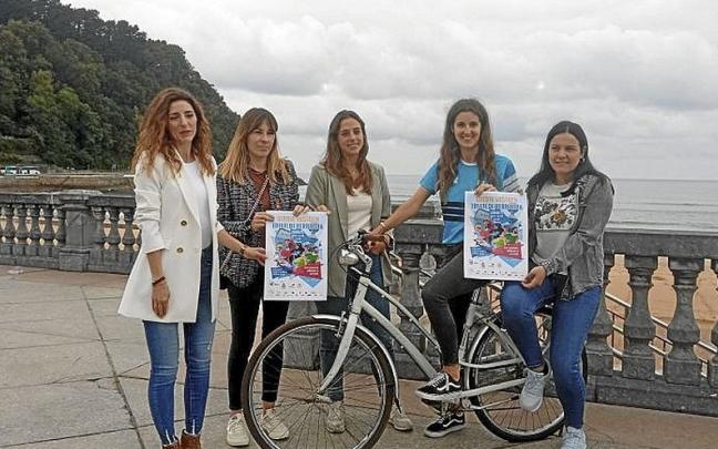 Presentación del triatlón mixto de Zarautz. | FOTO: NIK TRI TRIATLOI TALDEA Presentación del triatlón mixto de Zarautz. | FOTO: NIK TRI TRIATLOI TALDEA