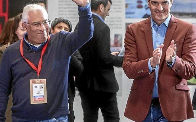 Pedro S&aacute;nchez y Ant&oacute;nio Costa, ayer en Madrid. | FOTO: E. P.