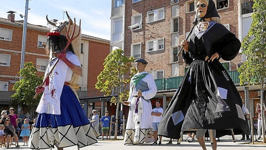 Despedida y bienvenida a Momotxorro y Sorgiña en Altsasu
