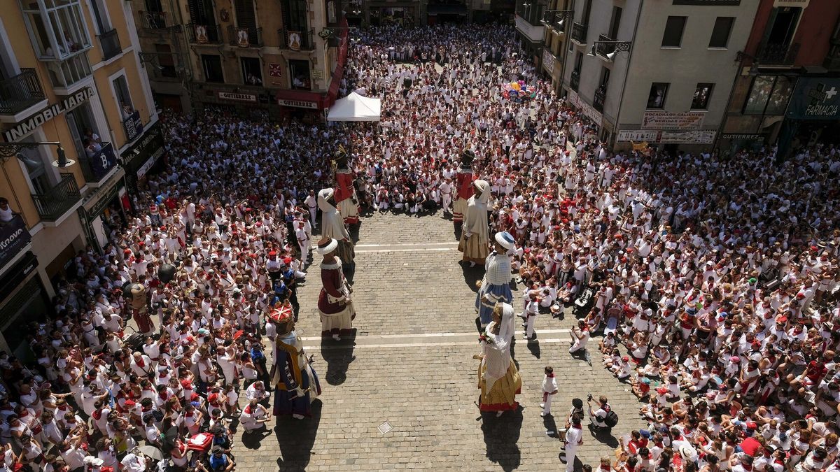 ¡Búscate en las fotos de la despedida de gigantes, cabezudos y kilikis!