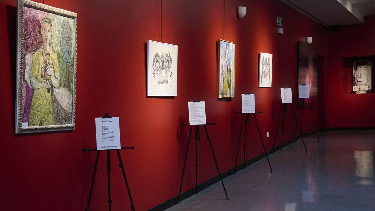 El Planetario acoge la exhibición de pinturas junto a sus poemas.