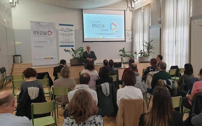 El consejero de Educación, Carlos Gimeno, en la apertura de la jornada El consejero de Educación, Carlos Gimeno, en la apertura de la jornada