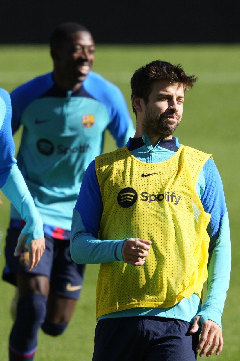 El defensa del FC Barcelona, Gerard Piqué, que el sábado diputará su último partido como profesional en el Spotify Camp Nou, durante el entrenamiento de este viernes.