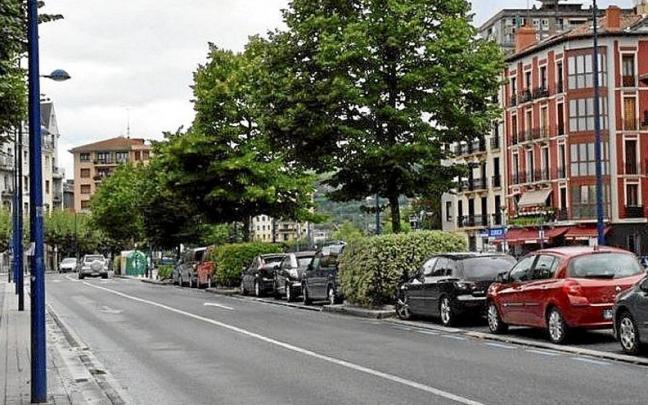 Tramo de la avenida de Navarra que se cerrará al tráfico. | FOTO: N.G.