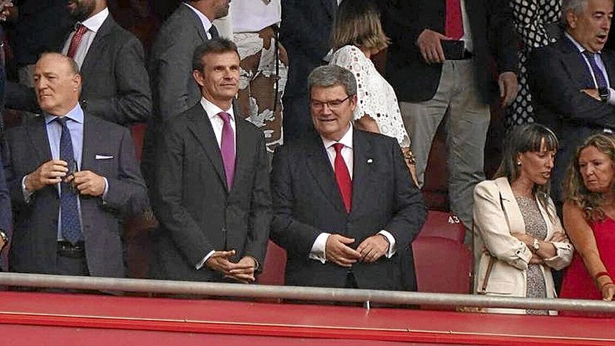 El nuevo presidente del Athletic, Jon Uriarte, se estrenó en San Mamés el mismo día en que Muniain firmó su partido número 500.