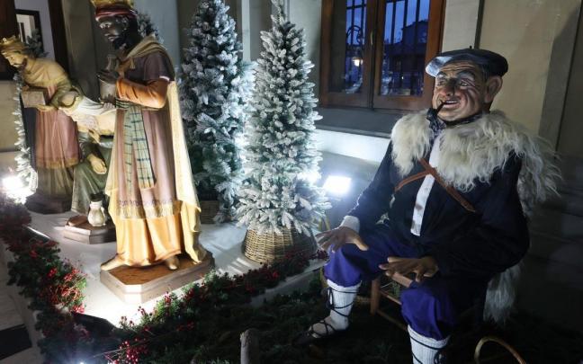 Inauguración del belén del zaguán en el Ayuntamiento.