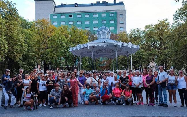 Primera salida de 'los 10.000 pasos' en Vitoria tras el parón del verano.