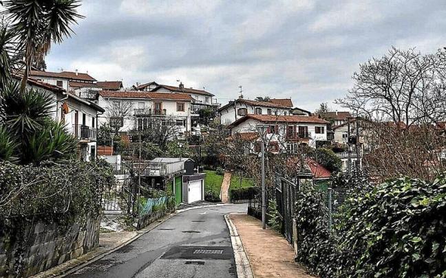 Las casas de Olabarrieta se han incluido en el catálogo, lo que ha suscitado oposición vecinal. | FOTO: S. M.
