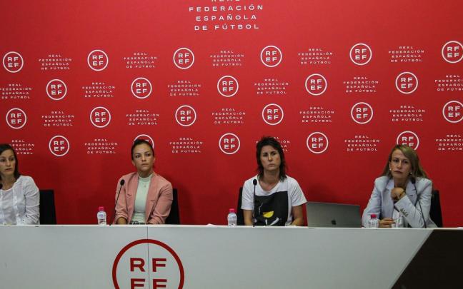 De izda a dcha: Gualupe Porras, Marta Huerta de Aza, Marta Fr&iacute;as y Yolanda Parga.
