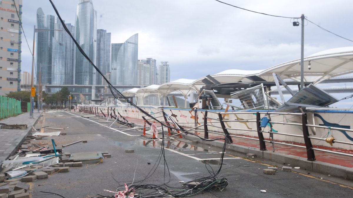 Los efectos del tifón Hinamnor en Busan.