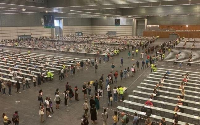 Más de 24.000 personas optan en el BEC a las 1.272 plazas convocadas para consolidar el empleo público Más de 24.000 personas optan en el BEC a las 1.272 plazas convocadas para consolidar el empleo público