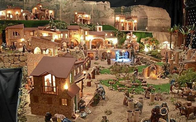 Varias piezas del belén de la bodega en Lapuebla de Labarca.