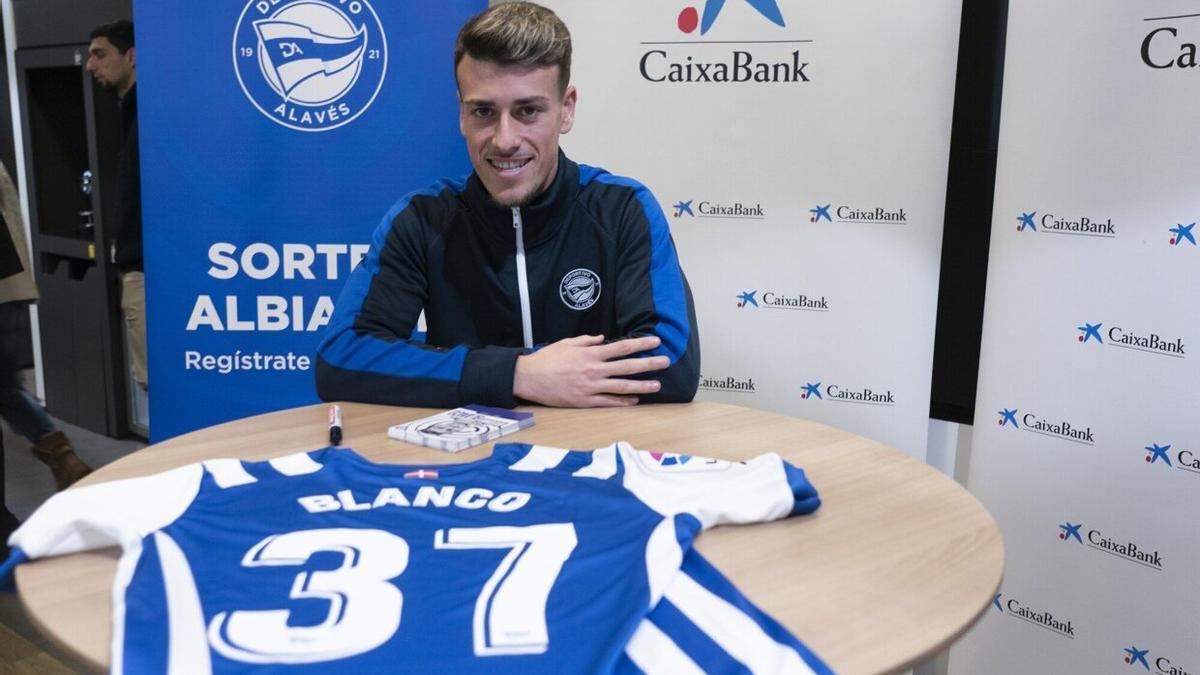 Presentacion de Antonio Blanco como nuevo jugador del Alaves