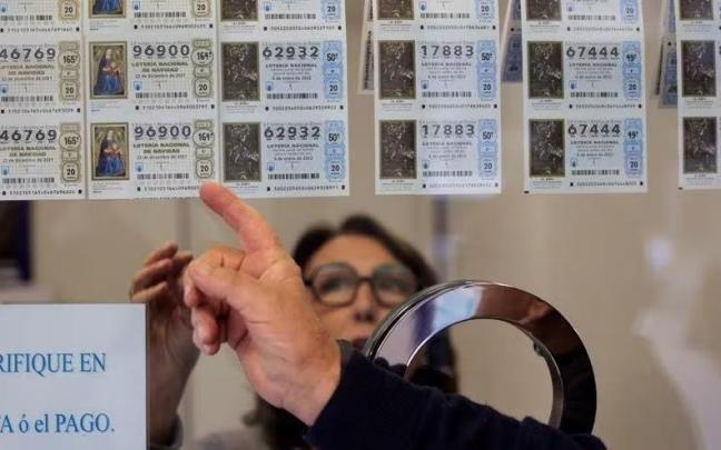 Para elegir un número concreto ya no hay que ir despacho por despacho para encontrarlo.