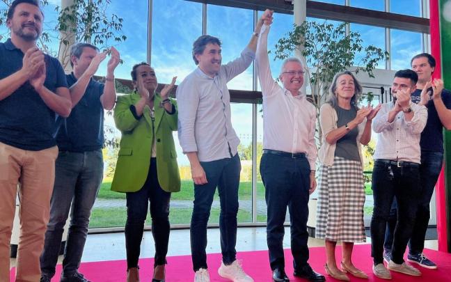 Asensio, esta mañana acompañado por sus compañeros del PSE