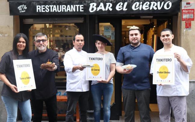 Foto de familia de los premiados en esta nueva edición del Concurso de Huevos de Txikitero.
