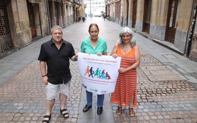 Miembros de la plataforma 'Por una Red peatonal para Bilbao'