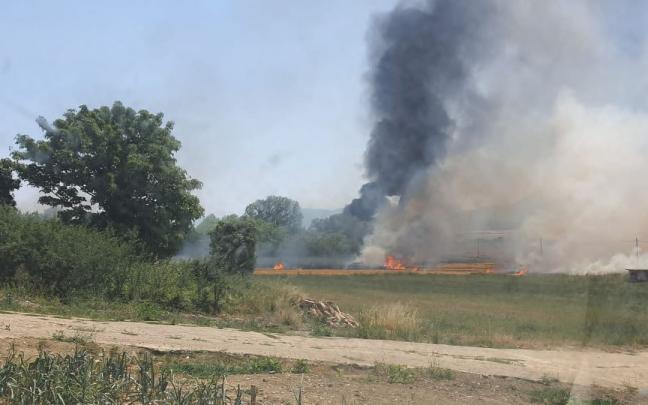 Imagen del incendio en Argandoña Imagen del incendio en Argandoña