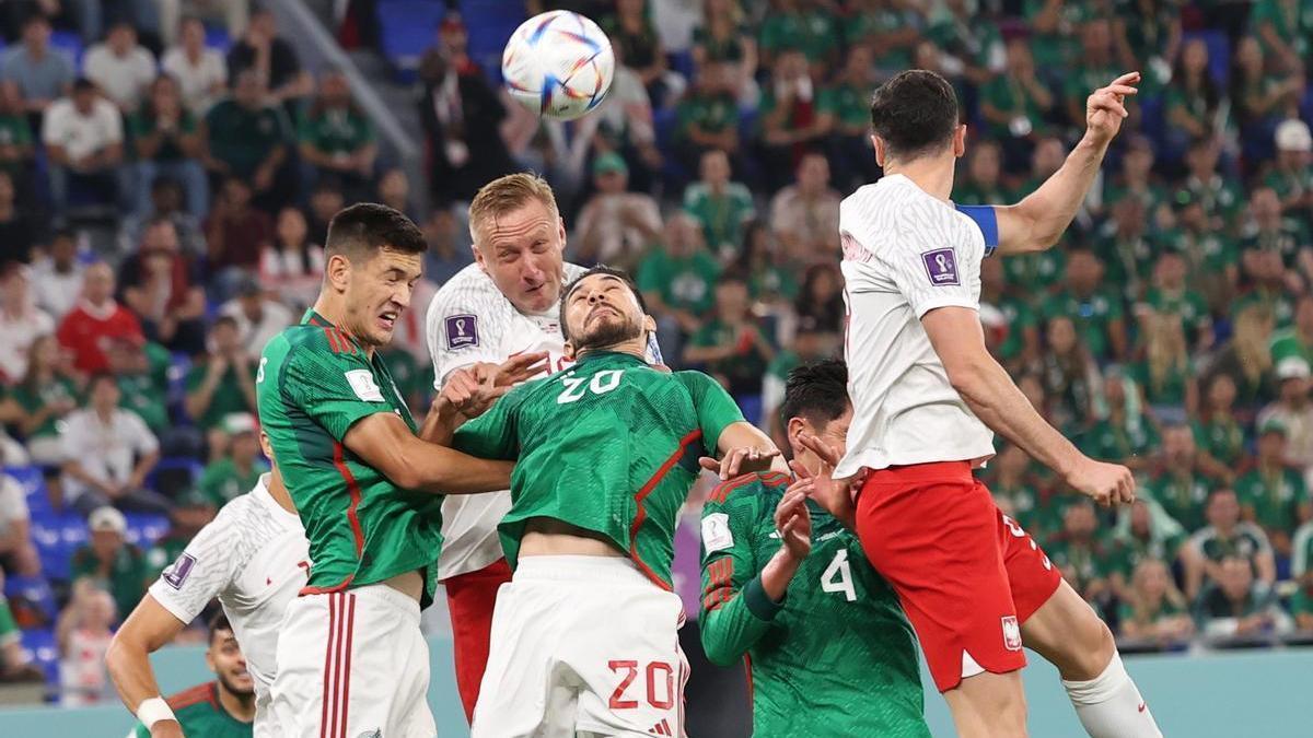 México y Polonia empatan su primer partido en Catar.