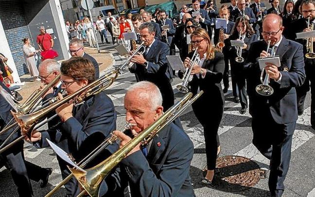 La Banda de Música de Añorbe, en la procesión de Huarte.