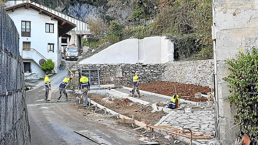 Madalena auzoan egiten ari diren lanak . | ARGAZKIA: N.G.