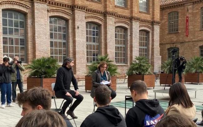Ada Colau durante su encuentro con estudiantes de periodismo. Ada Colau durante su encuentro con estudiantes de periodismo.