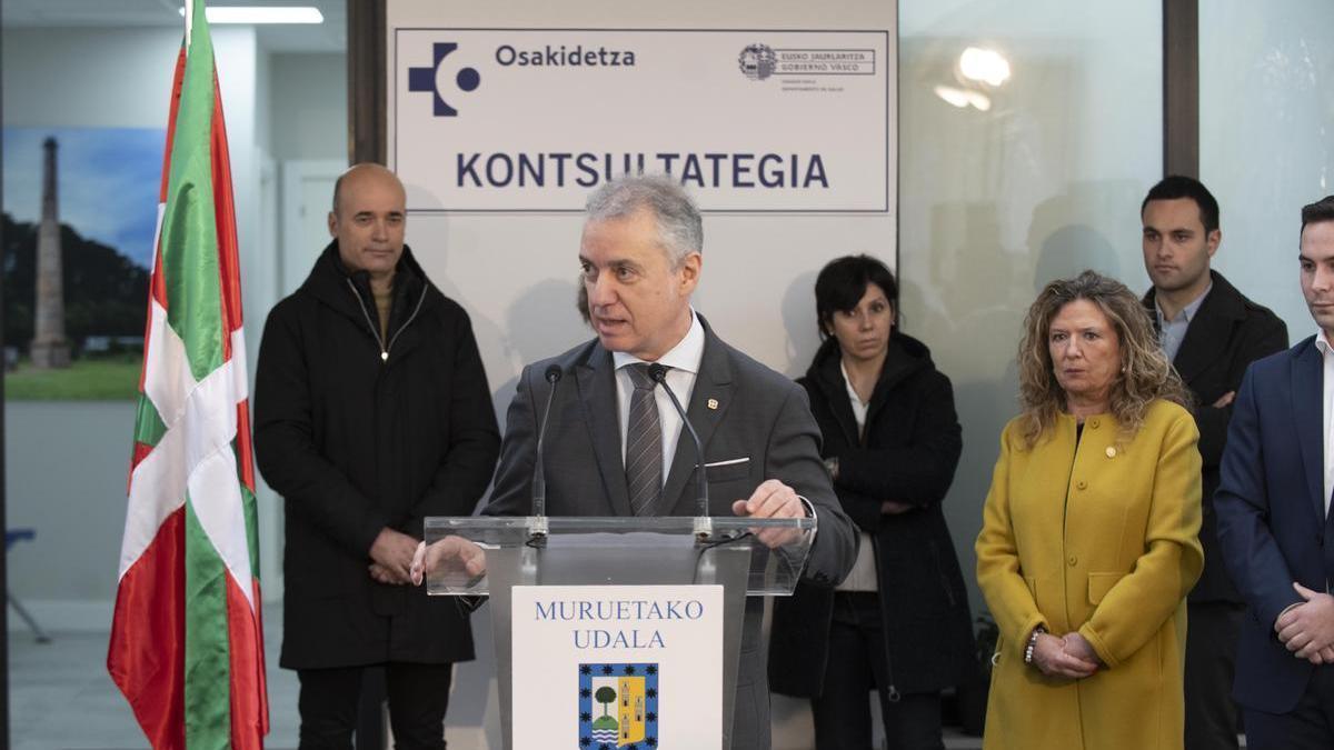 El lehendakari durante la inauguración del centro de salud de Murueta.