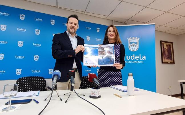 Alejandro Toquero, alcalde, e Irene Royo, edil de Hacienda, durante la presentación de los presupuestos Alejandro Toquero, alcalde, e Irene Royo, edil de Hacienda, durante la presentación de los presupuestos