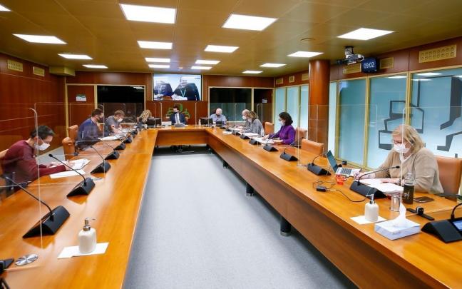Representantes de asociaciones de comerciantes vascos en una imagen de archivo. Representantes de asociaciones de comerciantes vascos en una imagen de archivo.