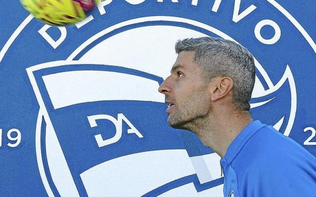 Salva Sevilla, jugador del Deportivo Alavés.