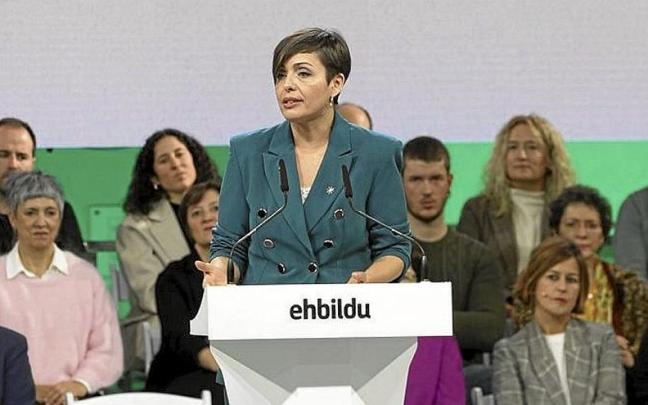 Bildu, ayer, en la jornada municipalista, con Roc&iacute;o Vitero.