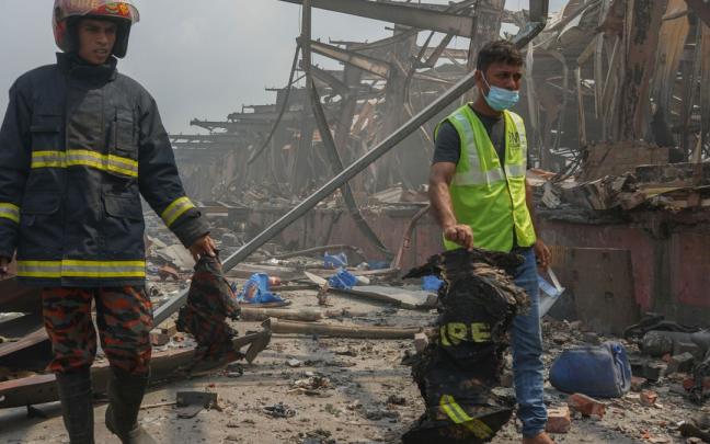 Foto de archivo de un incendio en Bangladesh.