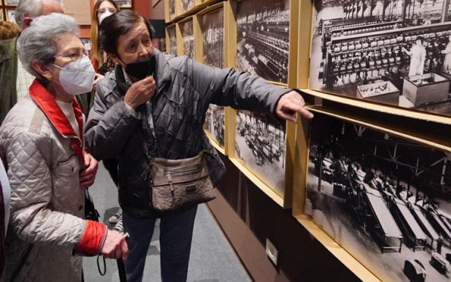 La exposición profundiza en la vida de las mujeres en once fábricas. La exposición profundiza en la vida de las mujeres en once fábricas.