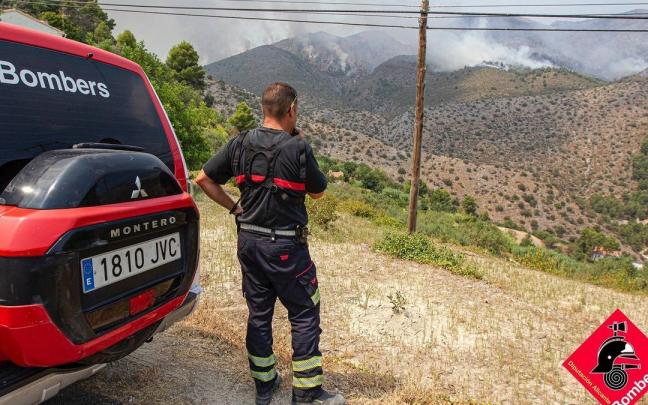 Incendio forestal en la Vall d'Ebo (Alicante). Incendio forestal en la Vall d'Ebo (Alicante).