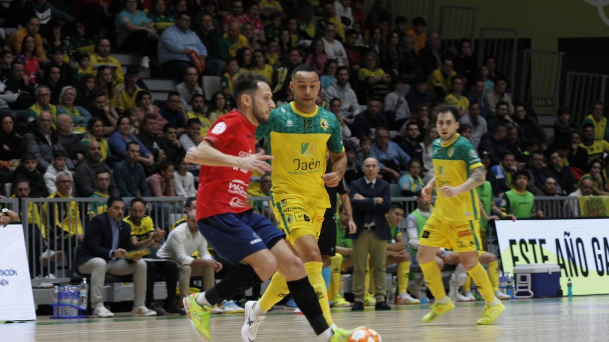 El equipo navarro se enfrenta al Jaén.