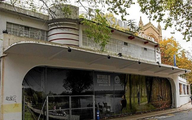 El edificio de la calle Cadena y Eleta espera recuperar la actividad en su interior. | FOTO: JORGE MUÑOZ El edificio de la calle Cadena y Eleta espera recuperar la actividad en su interior. | FOTO: JORGE MUÑOZ