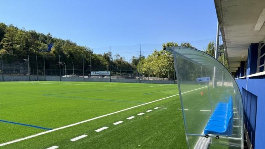 El campo de fútbol Igartza de Beasain con césped nuevo. Foto: SD Beasain