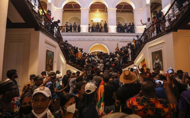 El asalto al palacio presidencial de Sri Lanka este verano. El asalto al palacio presidencial de Sri Lanka este verano.