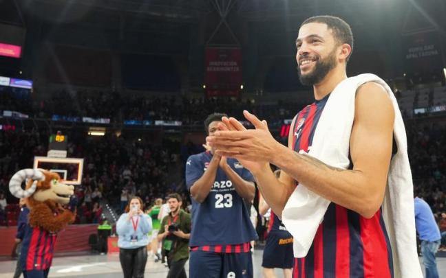 El Baskonia sufre hasta el &uacute;ltimo segundo para superar a la Penya