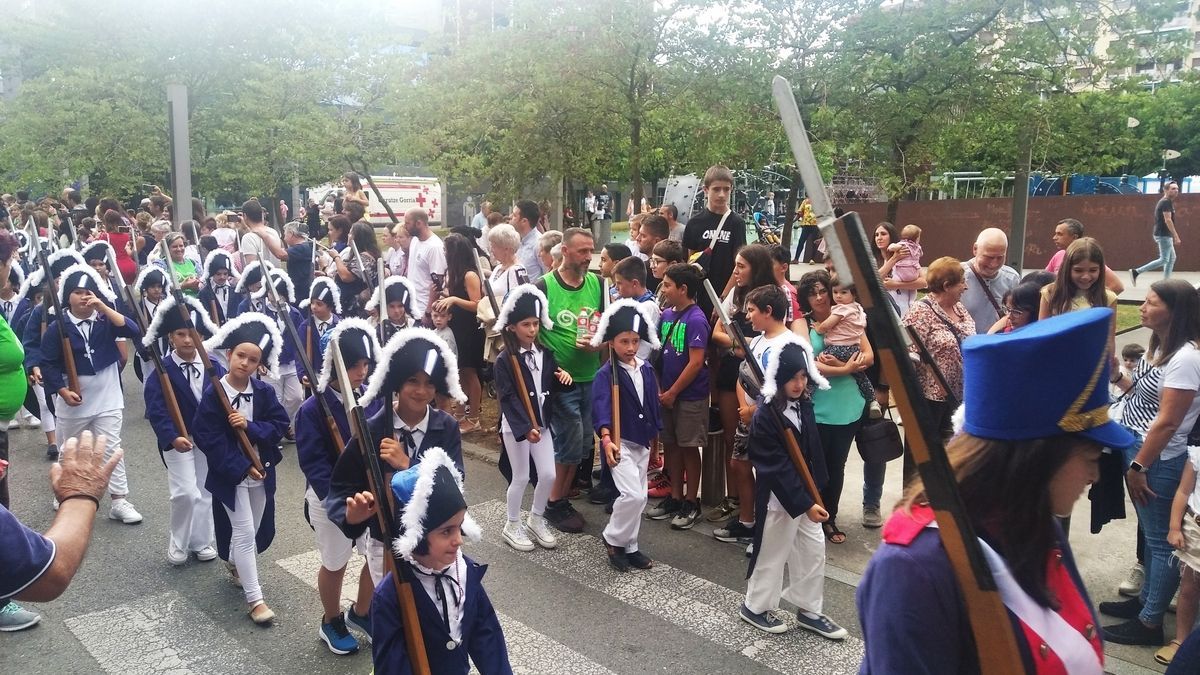 La tamborrada infantil regresa a Amorebieta con 300 participantes