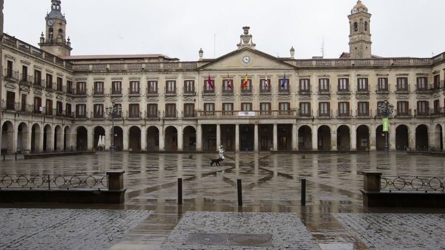 Fachada del Ayuntamiento de Gasteiz, en la Plaza Nueva