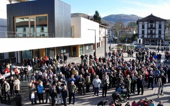 La evolución demográfica del Valle de Baztan refleja un lento pero progresivo decrecimiento y envejecimiento de la población. La evolución demográfica del Valle de Baztan refleja un lento pero progresivo decrecimiento y envejecimiento de la población.