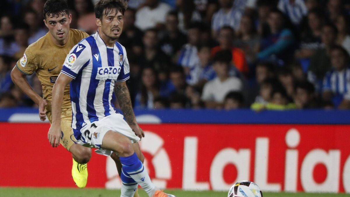 El jugador de la Real Sociedad David Silva, durante el partido contra el F.C. Barcelona