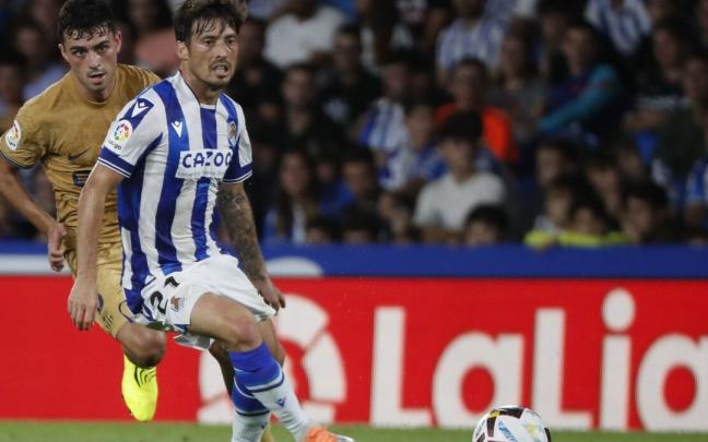 El jugador de la Real Sociedad David Silva, durante el partido contra el F.C. Barcelona El jugador de la Real Sociedad David Silva, durante el partido contra el F.C. Barcelona